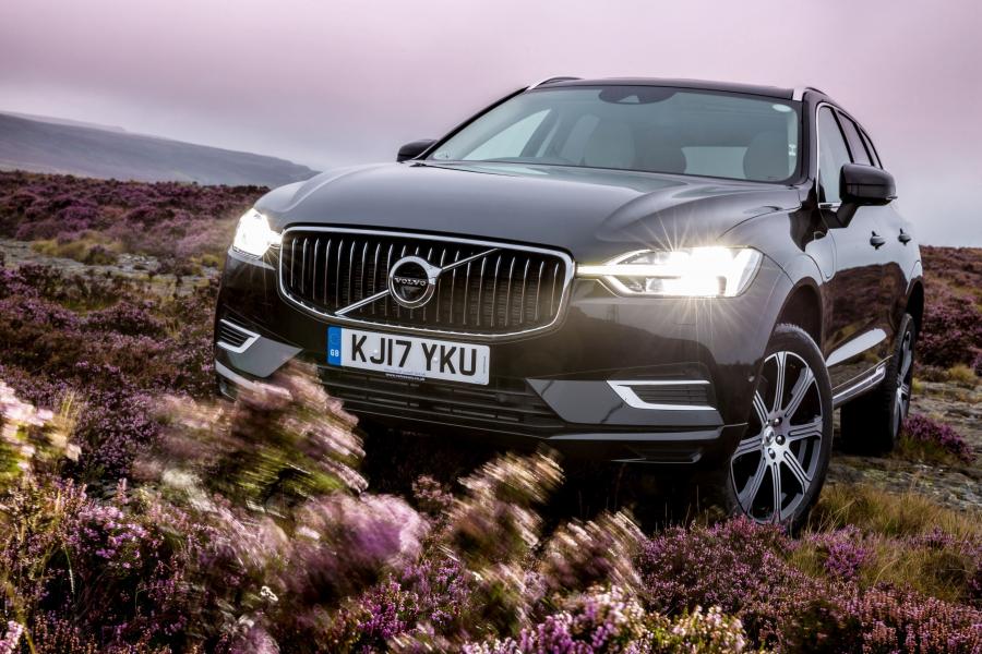  Volvo XC60 T8 Inscription 2017 года  (UK) (фото 28 из 40)